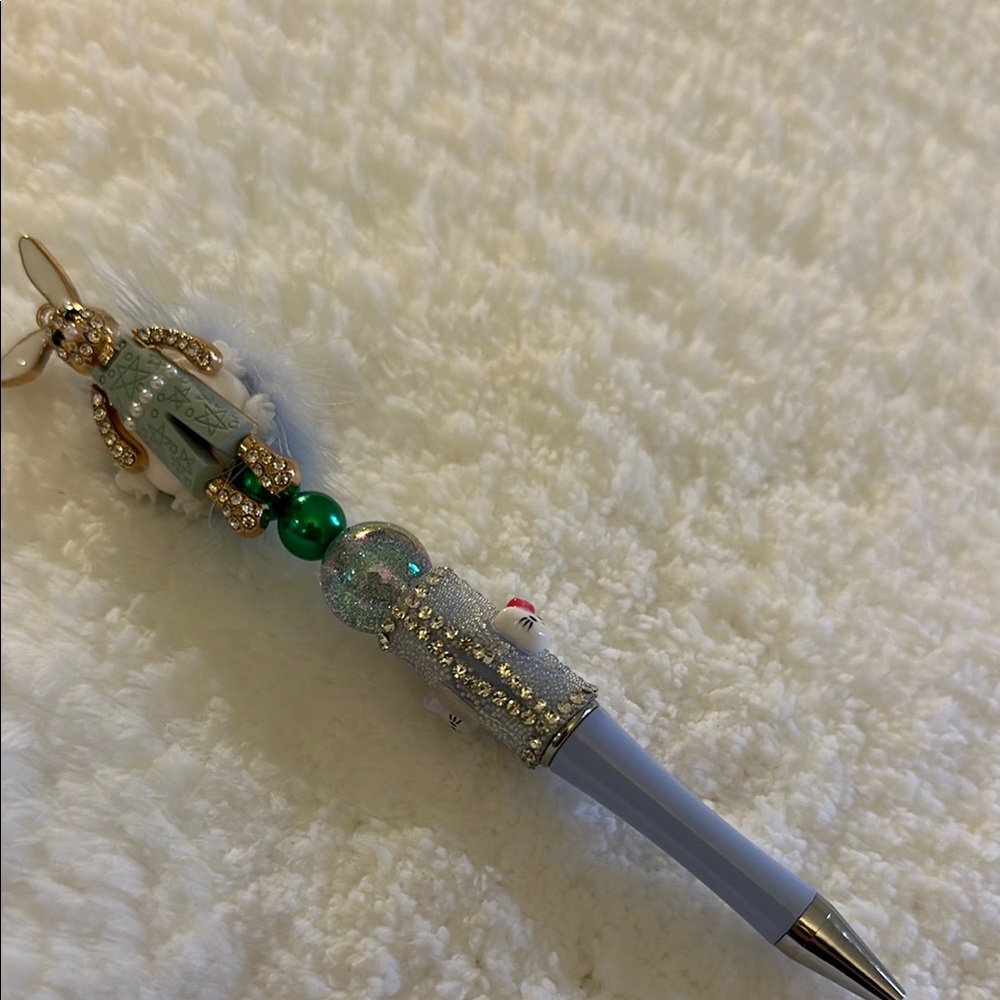 Elegant Gold and Green Decorative Pen